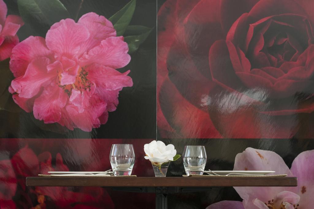La Casa De Las Camelias Бусто Экстерьер фото