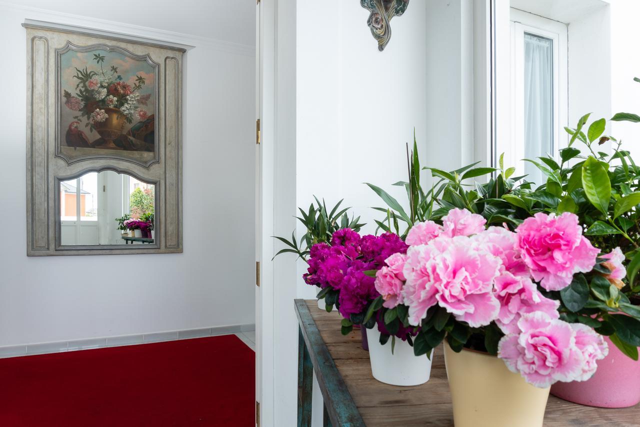 La Casa De Las Camelias Бусто Экстерьер фото